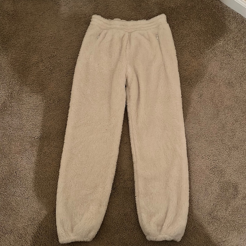 NWT Offline by Aerie white blanket fleece sweatpants